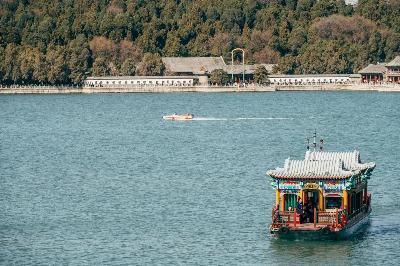 Kunming Lake
