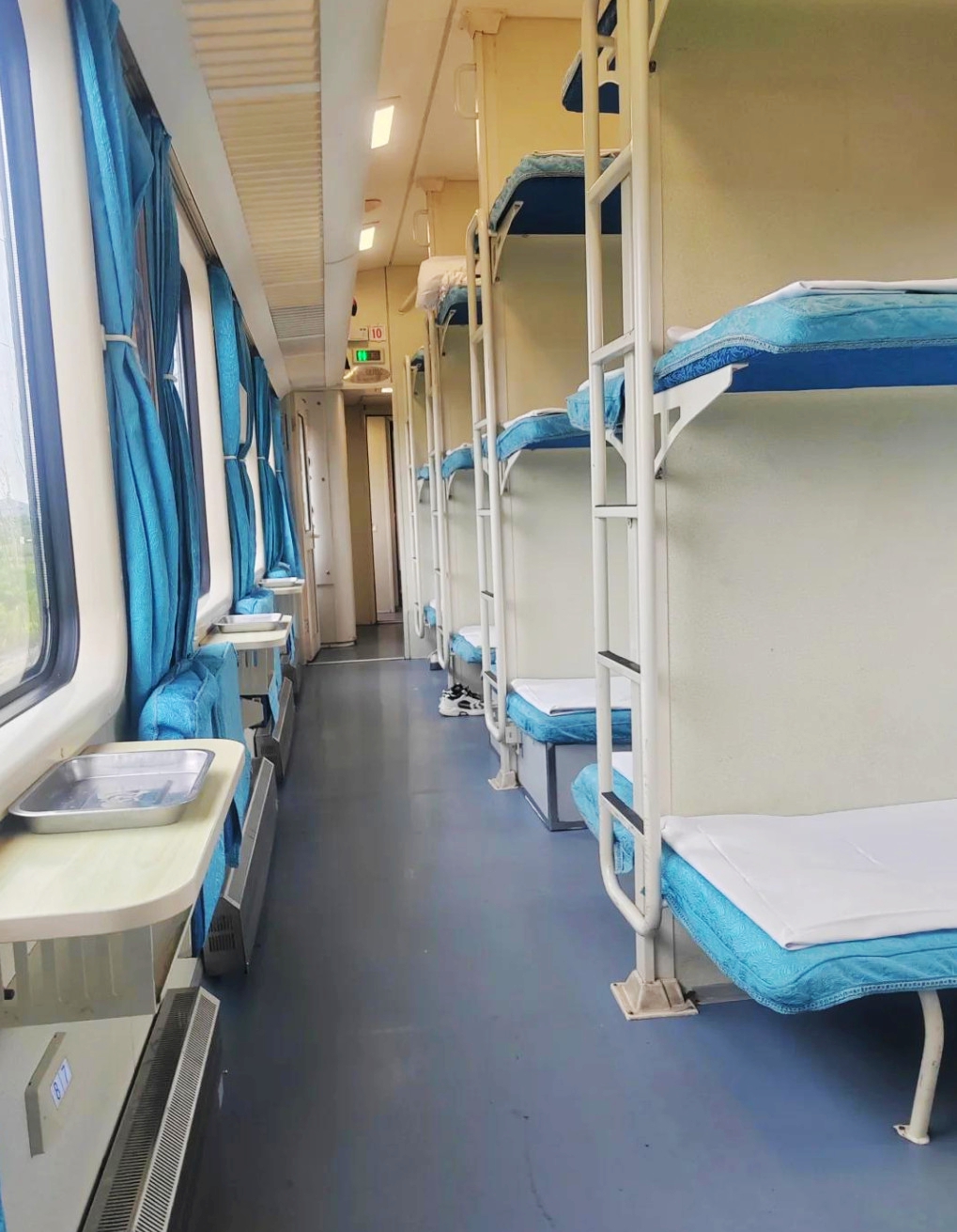 Hard sleeper berths on a conventional China train from another angle