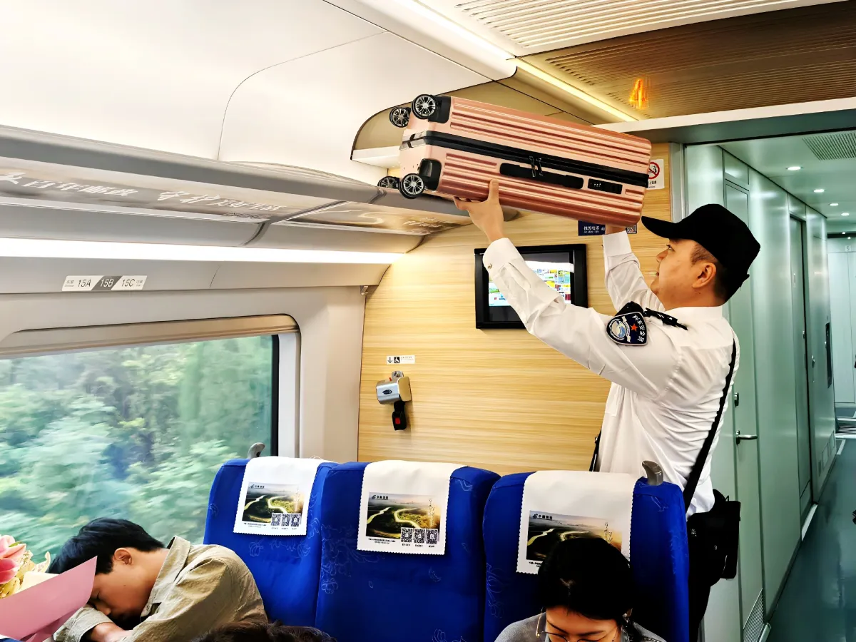 China Train Luggage Rules — What You Can (and Can't) Bring